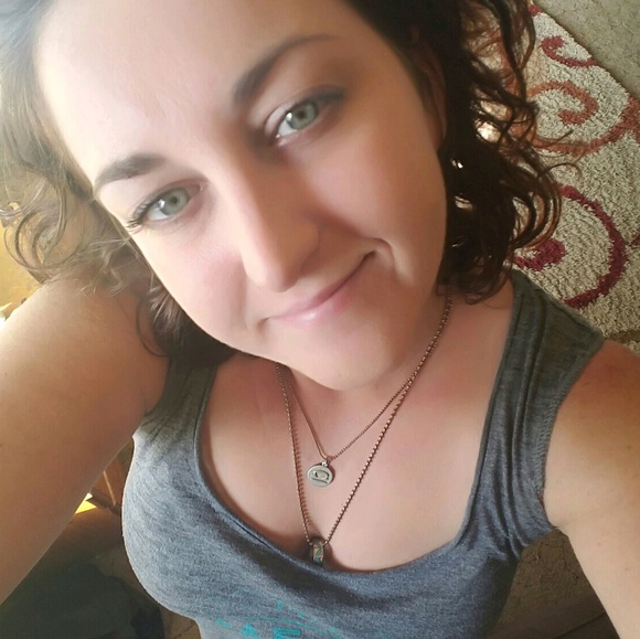 Meet your Posher, Erin - Picture 1 of 1